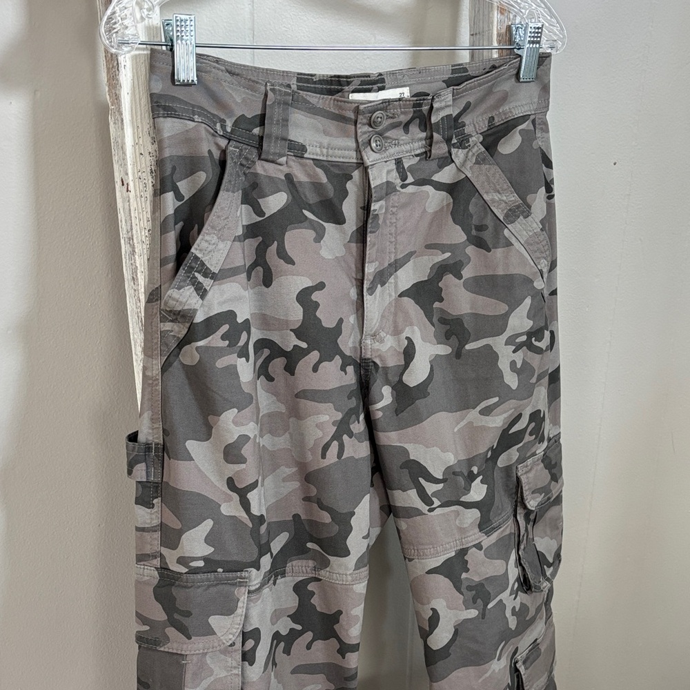 Abercrombie & Fitch Camouflage Straight Leg Pants - Picture 3 of 7